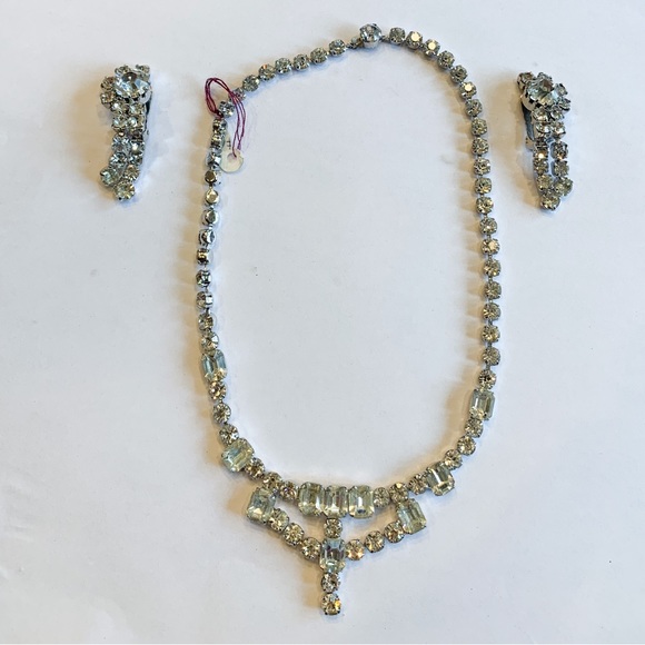Vintage Rhinestone necklace and Earrings Set. - Picture 3 of 11